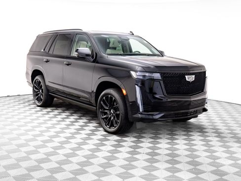 Used 2024 Cadillac Escalade Sport Platinum w/ LPO, ONYX Package AWD/4WD image 7