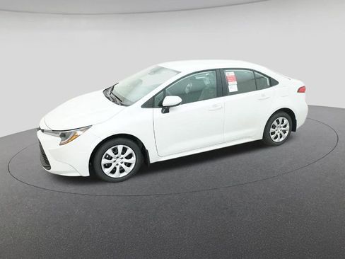 New 2026 Toyota Corolla LE image 2