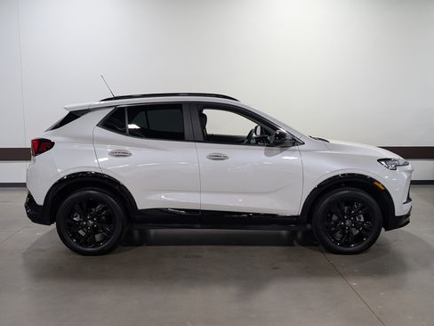 Used 2024 Buick Encore GX Sport Touring w/ Comfort Package AWD/4WD image 2