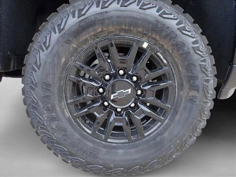 New 2026 Chevrolet Silverado 2500 ZR2 AWD/4WD image 6