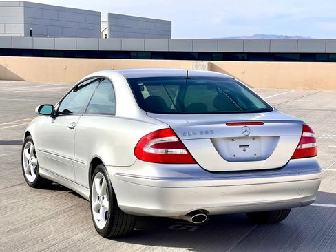 Used 2005 Mercedes-Benz CLK 320 Coupe image 7