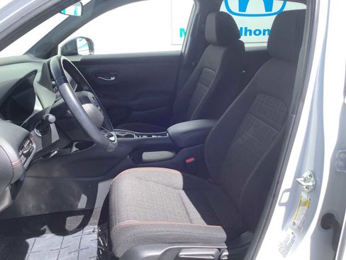 Used 2025 Honda HR-V Sport image 11