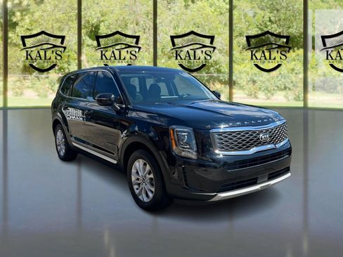 Used 2020 Kia Telluride LX FWD image 3