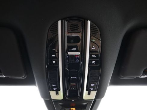 Certified 2023 Porsche Cayenne Platinum Edition AWD/4WD image 33