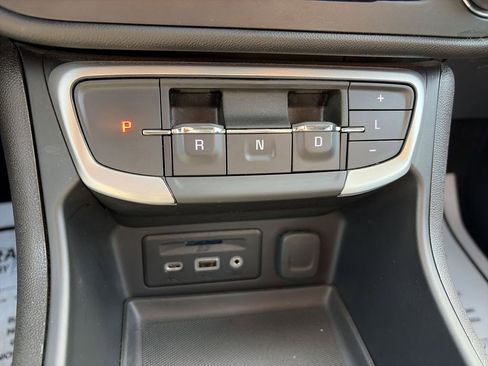 Used 2024 GMC Terrain SLT AWD/4WD image 19