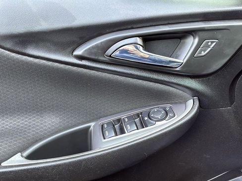 Used 2022 Chevrolet Malibu RS image 9