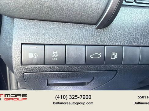 Used 2018 Toyota Camry SE image 31