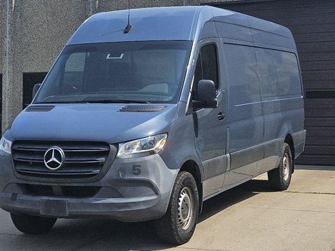 Used 2019 Mercedes-Benz Sprinter 170 image 3
