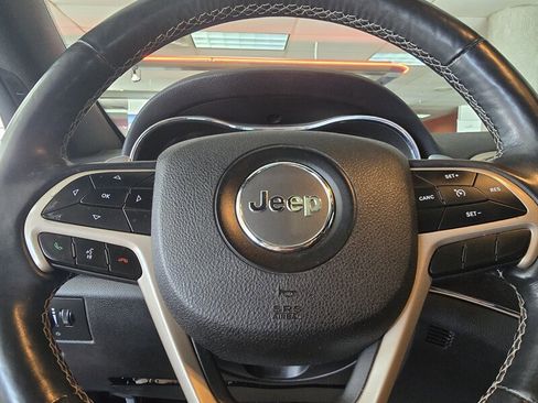 Used 2017 Jeep Grand Cherokee Limited w/ Trailer Tow Group IV image 26