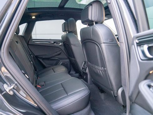Certified 2026 Porsche Macan AWD/4WD image 25