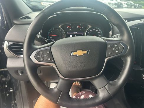 Used 2022 Chevrolet Traverse LT w/ LT Premium Package FWD image 25