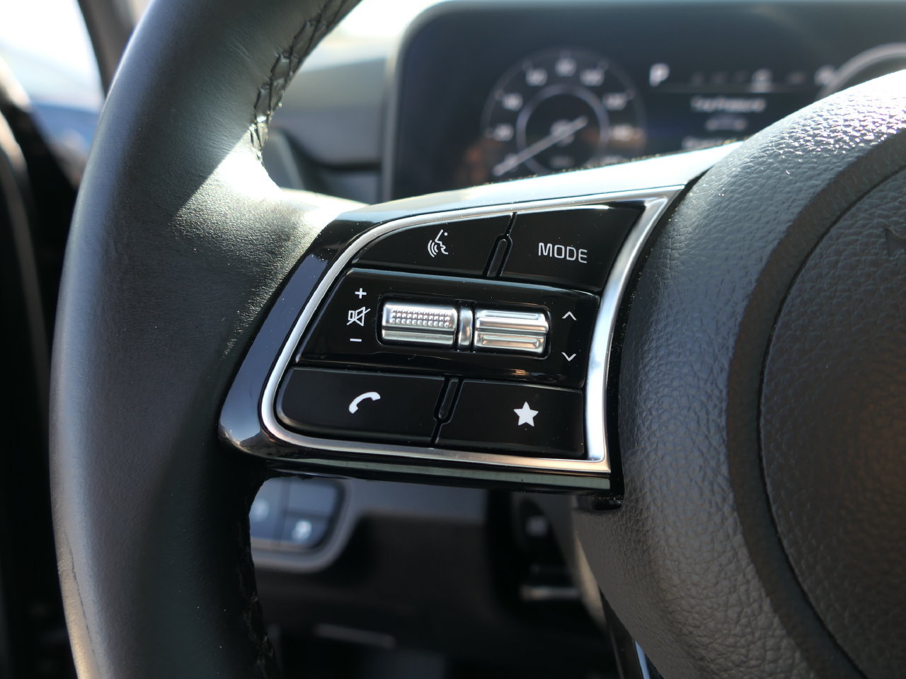 Certified 2024 Kia Seltos EX FWD image 15
