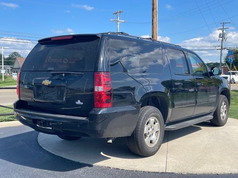 Used 2014 Chevrolet Suburban LS RWD image 14