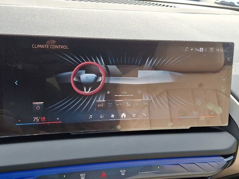 Used 2025 BMW X3 xDrive30i w/ Premium Package image 16