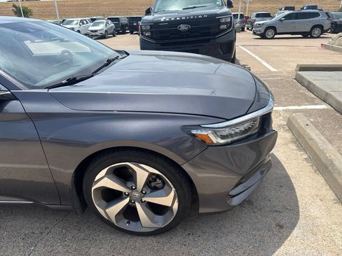 Used 2018 Honda Accord Touring image 4