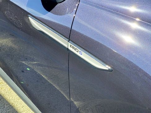 Used 2023 Volkswagen ID.4 Pro S Plus image 5