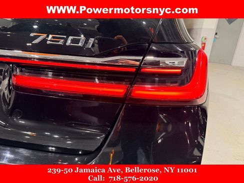 Used 2020 BMW 750i xDrive w/ Executive Package image 12
