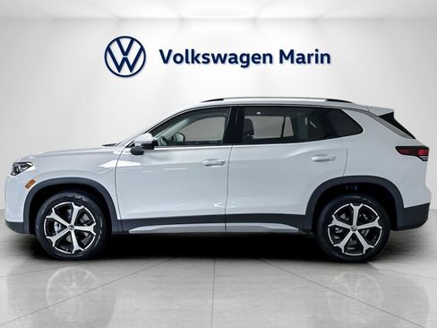 New 2026 Volkswagen Tiguan SE image 2