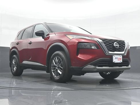 Used 2023 Nissan Rogue S AWD/4WD image 41