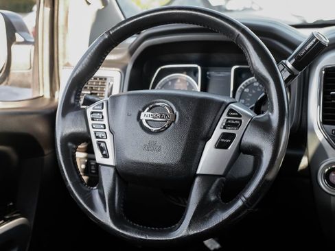 Used 2017 Nissan Titan SV image 13