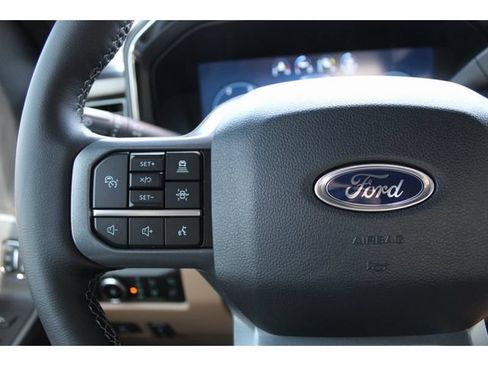 Used 2025 Ford F250 Lariat w/ Lariat Ultimate Package AWD/4WD image 26