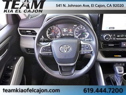 Used 2023 Toyota Highlander XLE FWD image 21