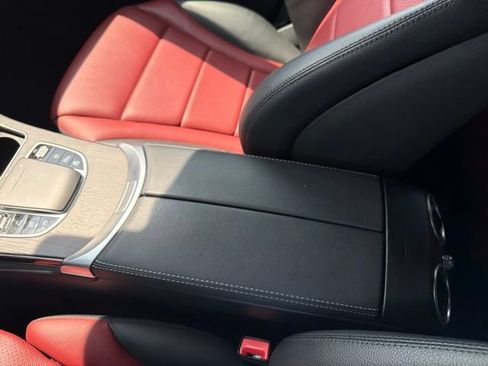 Used 2022 Mercedes-Benz GLC 300 4MATIC image 35