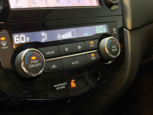 Used 2019 Nissan Rogue SL w/ Premium Package FWD image 29