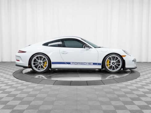 Certified 2016 Porsche 911 R RWD image 8