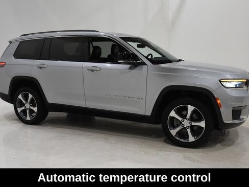 Used 2023 Jeep Grand Cherokee L Limited w/ Luxury Tech Group II AWD/4WD image 3