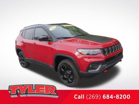 Used 2023 Jeep Compass Trailhawk w/ Trailhawk Elite Group AWD/4WD image 1