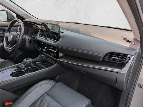 Used 2021 Nissan Rogue Platinum image 28