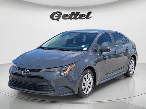 Certified 2025 Toyota Corolla LE FWD image 1
