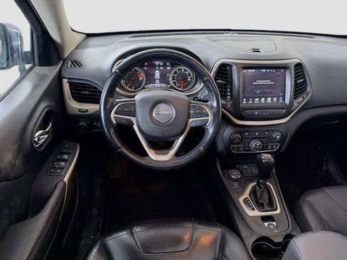 Used 2018 Jeep Cherokee Limited AWD/4WD image 19