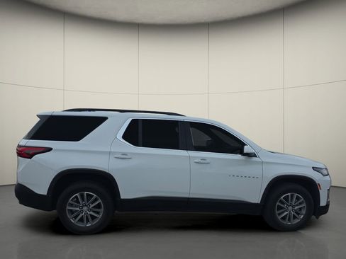 Used 2023 Chevrolet Traverse LT image 10