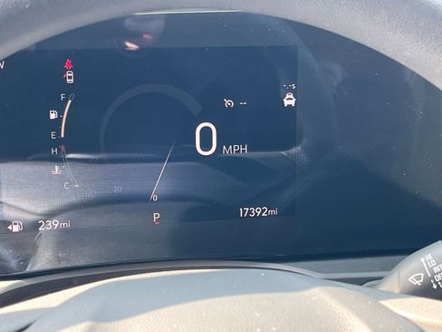 Used 2025 Buick Envista Preferred image 39