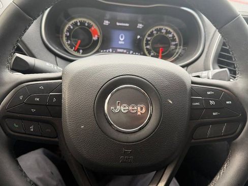 Used 2022 Jeep Cherokee Trailhawk image 13