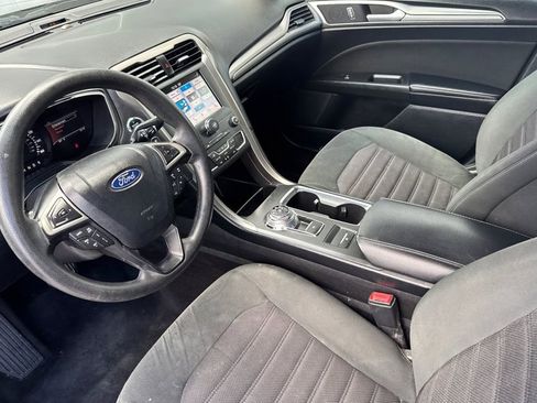 Used 2019 Ford Fusion SE FWD image 10