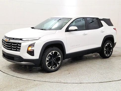 New 2026 Chevrolet Equinox LT FWD image 3