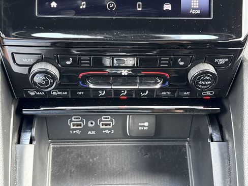 Used 2024 Jeep Grand Cherokee Laredo X w/ Luxury Tech Group I AWD/4WD image 27