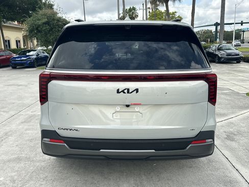 New 2026 Kia Carnival SX Prestige FWD image 8