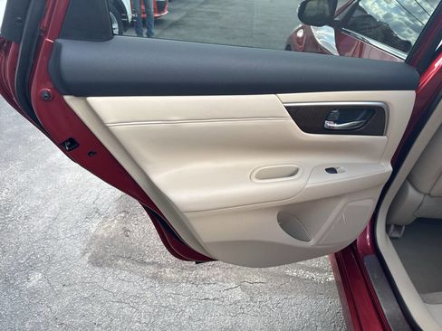 Used 2013 Nissan Altima 2.5 SL w/ Technology Pkg image 20