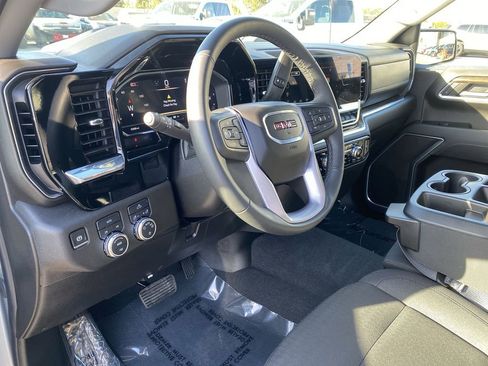 Used 2024 GMC Sierra 1500 SLE w/ Preferred Package image 10