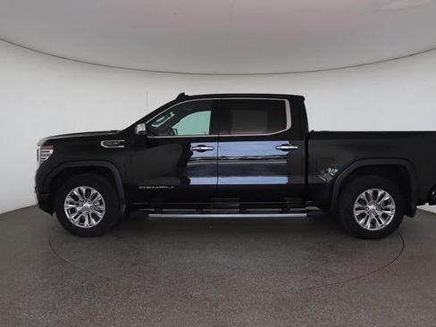 Used 2024 GMC Sierra 1500 Denali w/ Technology Package AWD/4WD image 7
