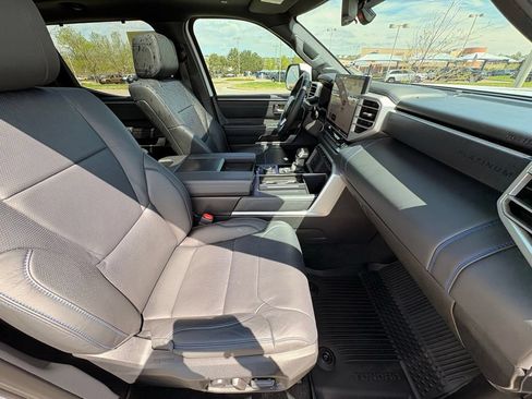 Used 2024 Toyota Tundra Platinum AWD/4WD image 32