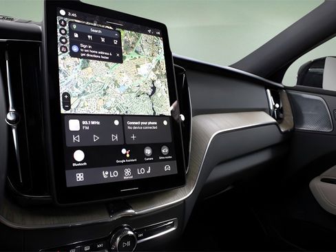 New 2026 Volvo XC60 B5 Plus w/ Protection Package Premier image 23