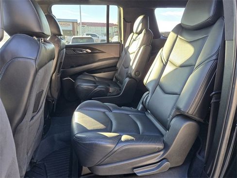 Used 2020 Cadillac Escalade ESV Platinum image 4