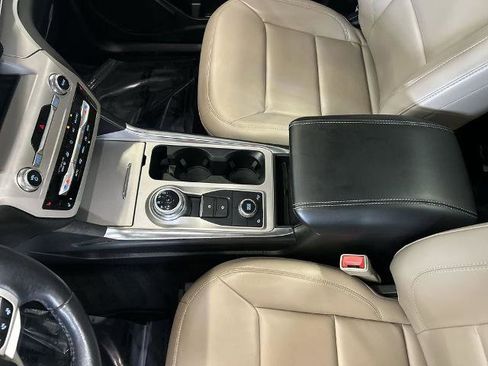 Certified 2023 Ford Explorer XLT w/ Equipment Group 202A AWD/4WD image 21