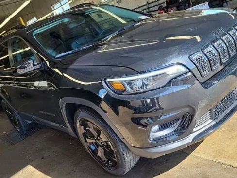 Used 2021 Jeep Cherokee Latitude Plus AWD/4WD image 4