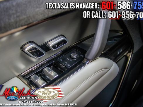 Used 2024 Land Rover Range Rover Sport SE AWD/4WD image 14